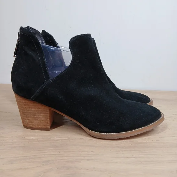 Blondo Black Leather Waterproof Back Zip Cutout Block Heel Ankle Booties 1644 - Picture 6 of 12